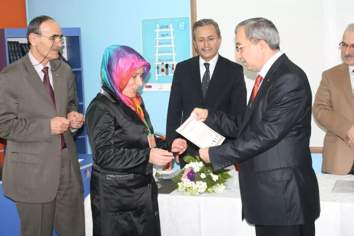 Velilere Aile Eğitimi Sertifakası Verildi