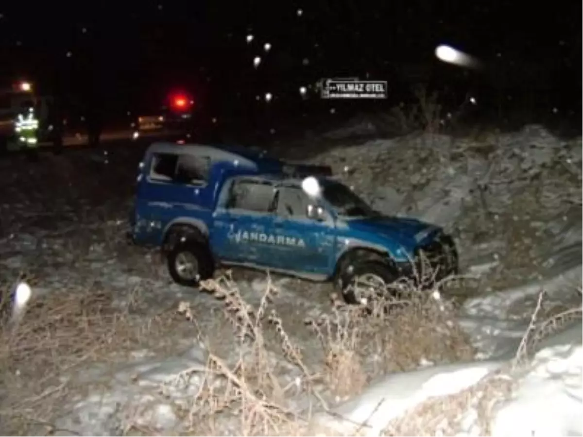 Yozgat\'ta Askeri Araç Kaza Yaptı : 2 Yaralı