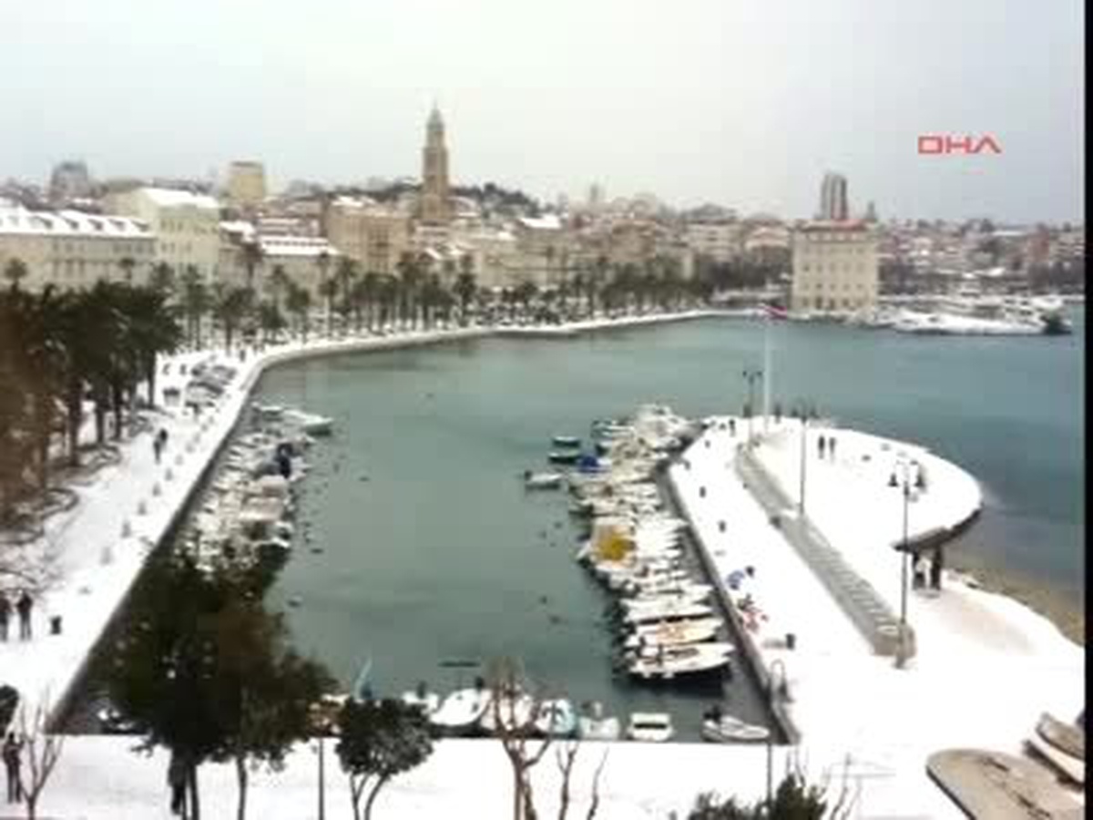 Adriyatik'in İncisi Split Kenti Beyaza Büründü
