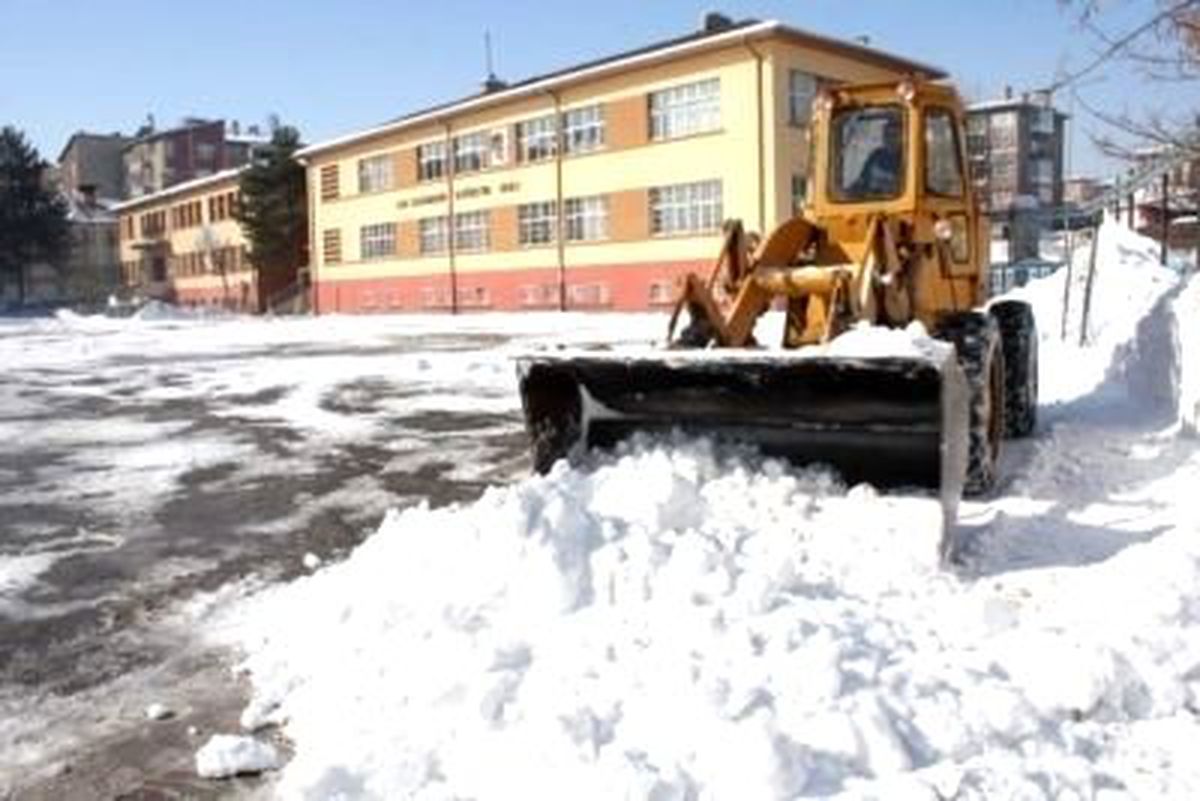 Ağrı'da Okullar Tatil Edildi