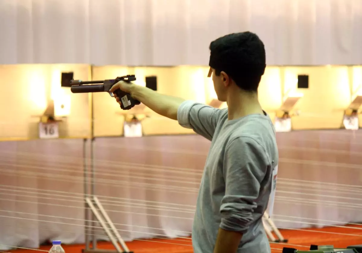 Antalya\'da Havalı Silahlar Yarışması