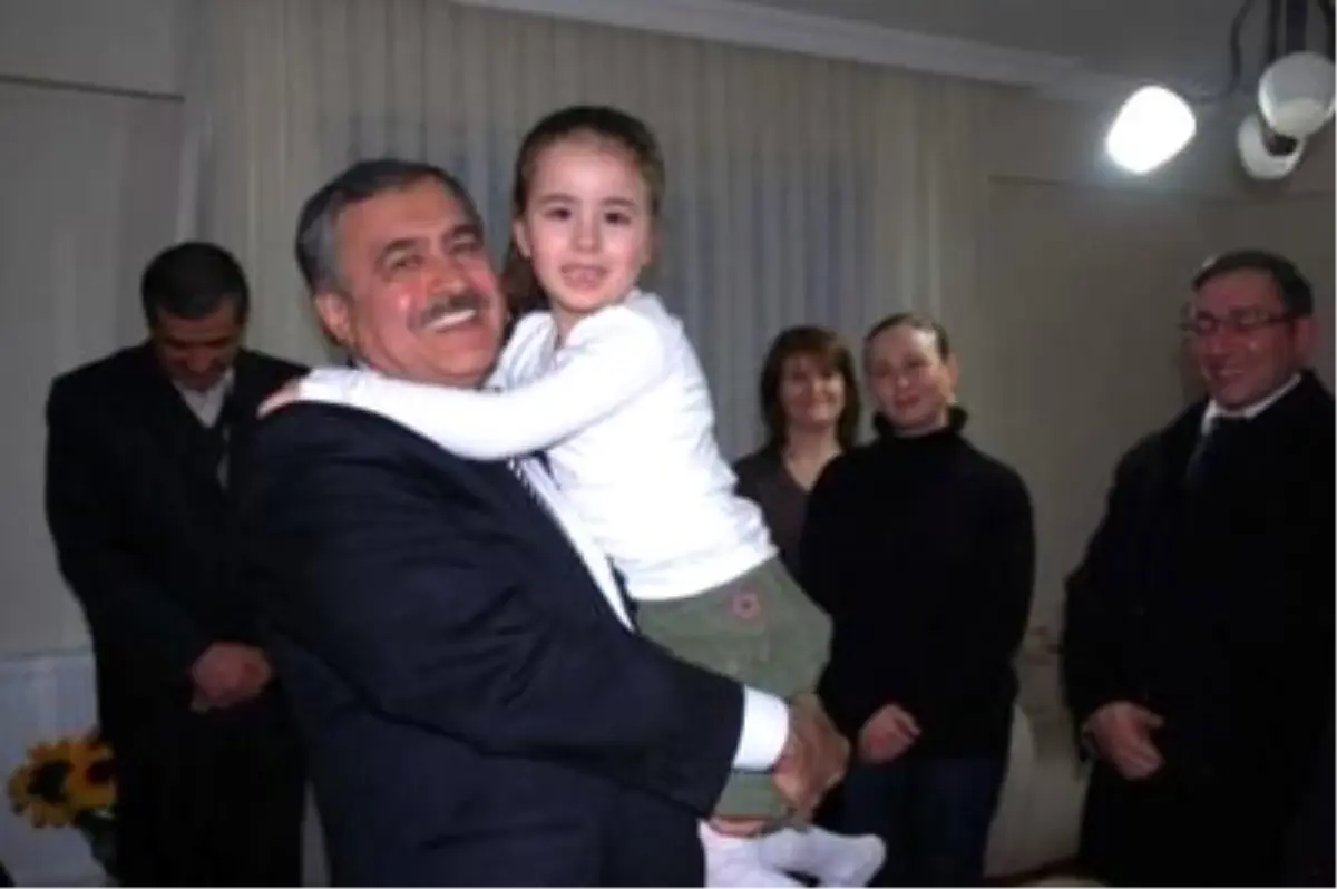 Bakan Eroğlu, Çanakkale\'de 5 Çocuk İstedi (3)