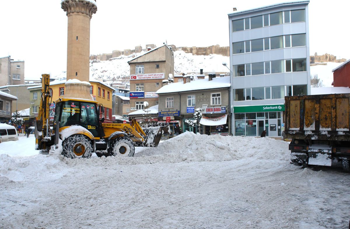 Bayburt'ta 117 Köy Yolu Ulaşıma Kapandı