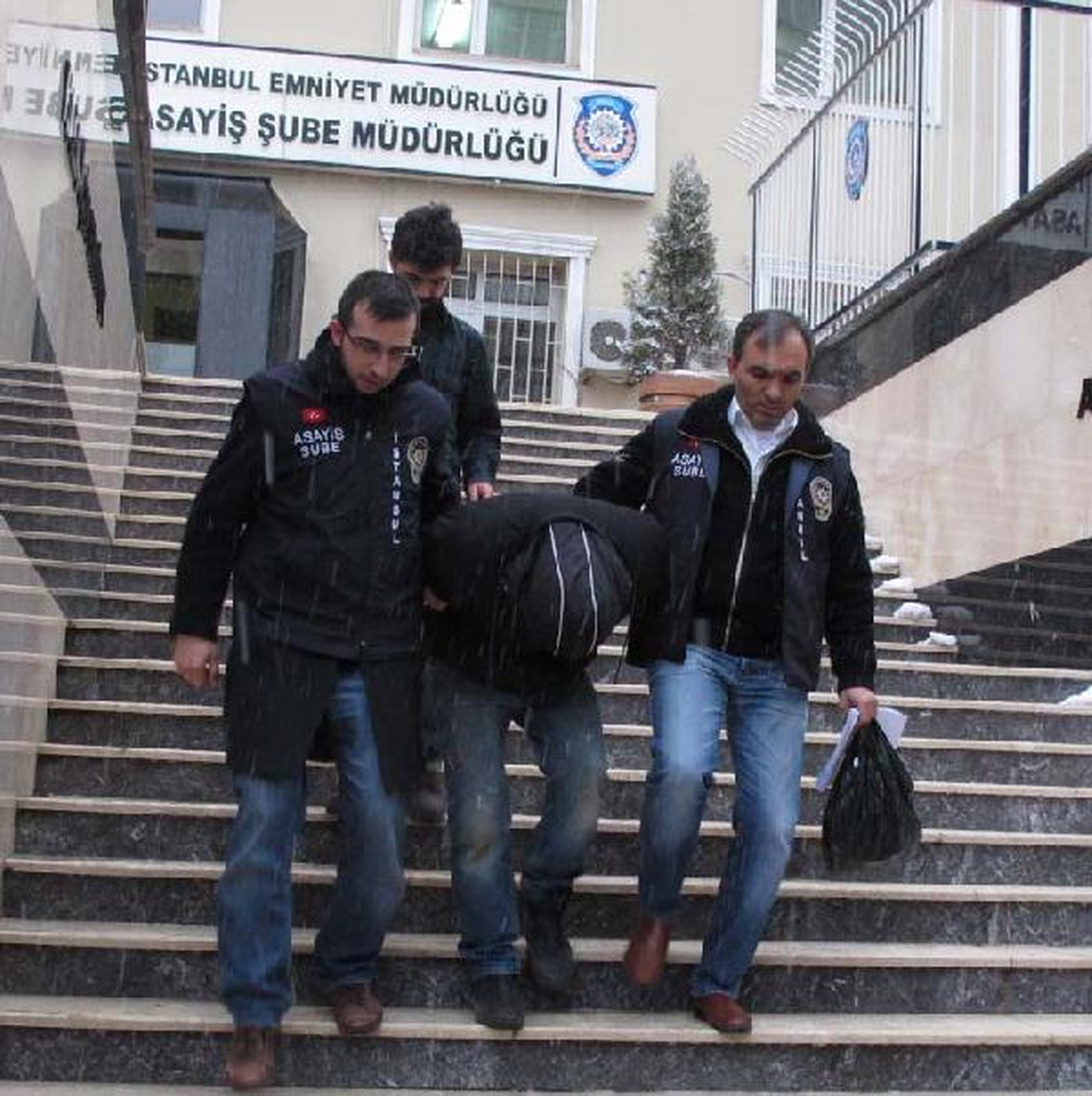 Belediye'nin Bozuk Paralarını Çalan Hırsız Yakalandı