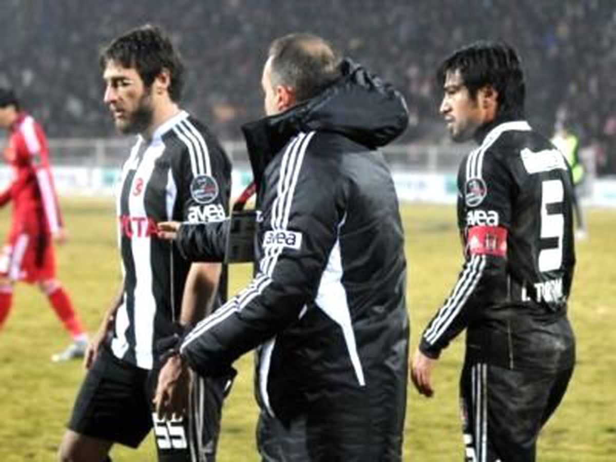 Beşiktaş Kafilesine Kar Engeli