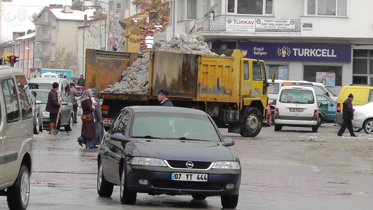 Beyşehir\'de Kar Temizliği