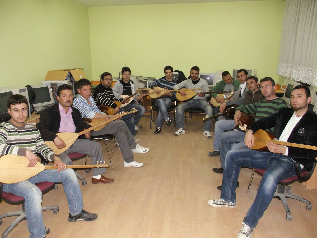 Boğazlıyan Halk Eğitim Merkezinde Bağlama Kursu Kayıtlarına Başlıyor