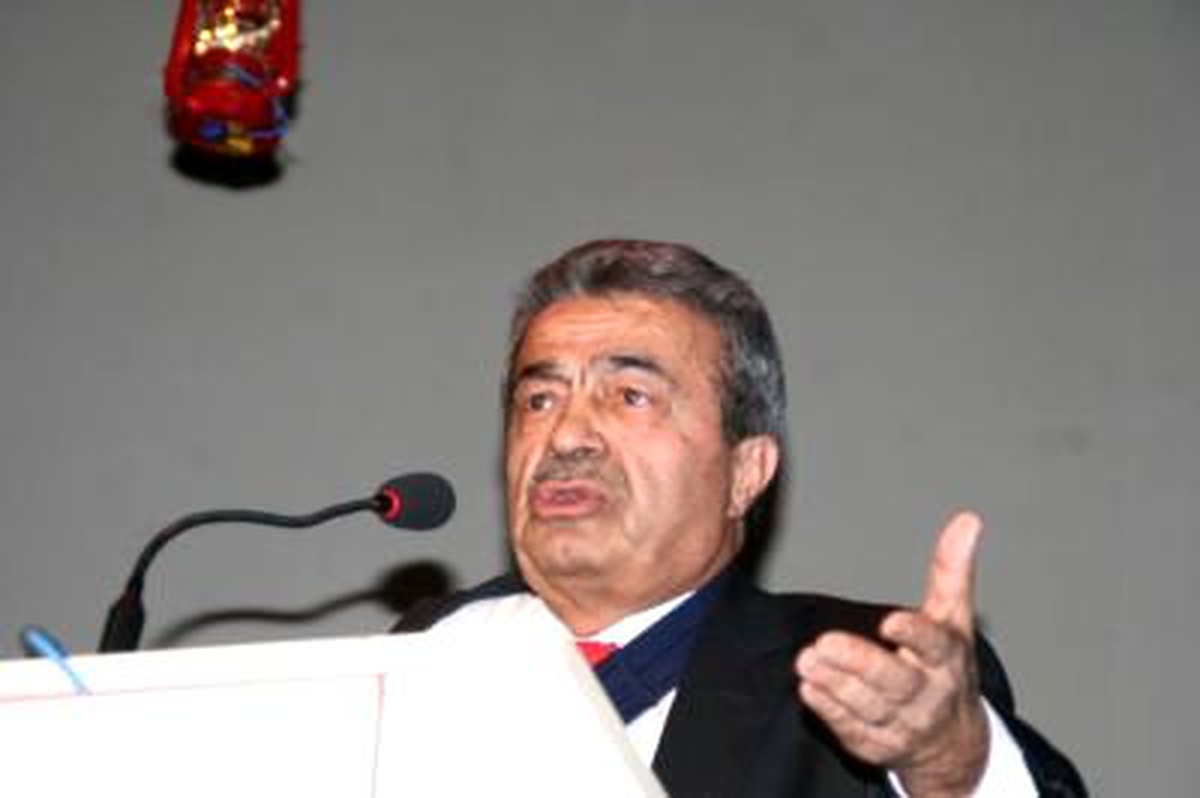 Chp'li Genç: 'Meclis Başkanında Kişilik Yok Mu?'
