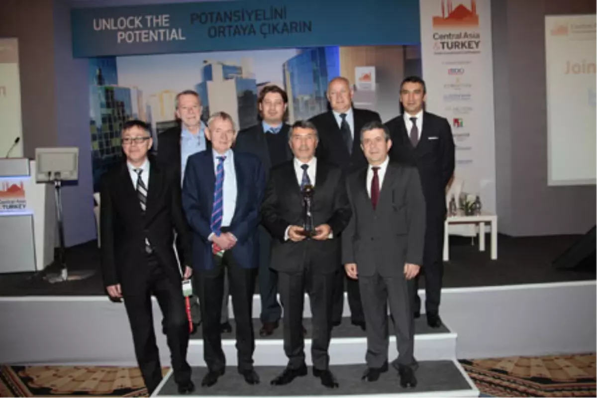 Dedeman'a, Cathic 2012 Liderlik Ödülü Verildi!