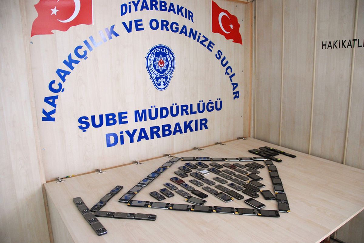 Diyarbakır'da Kaçak Cep Telefonu Operasyonu