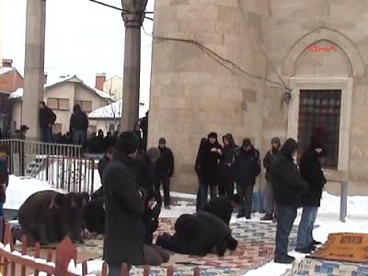 Eksi 20 Derecede Cuma Namazı