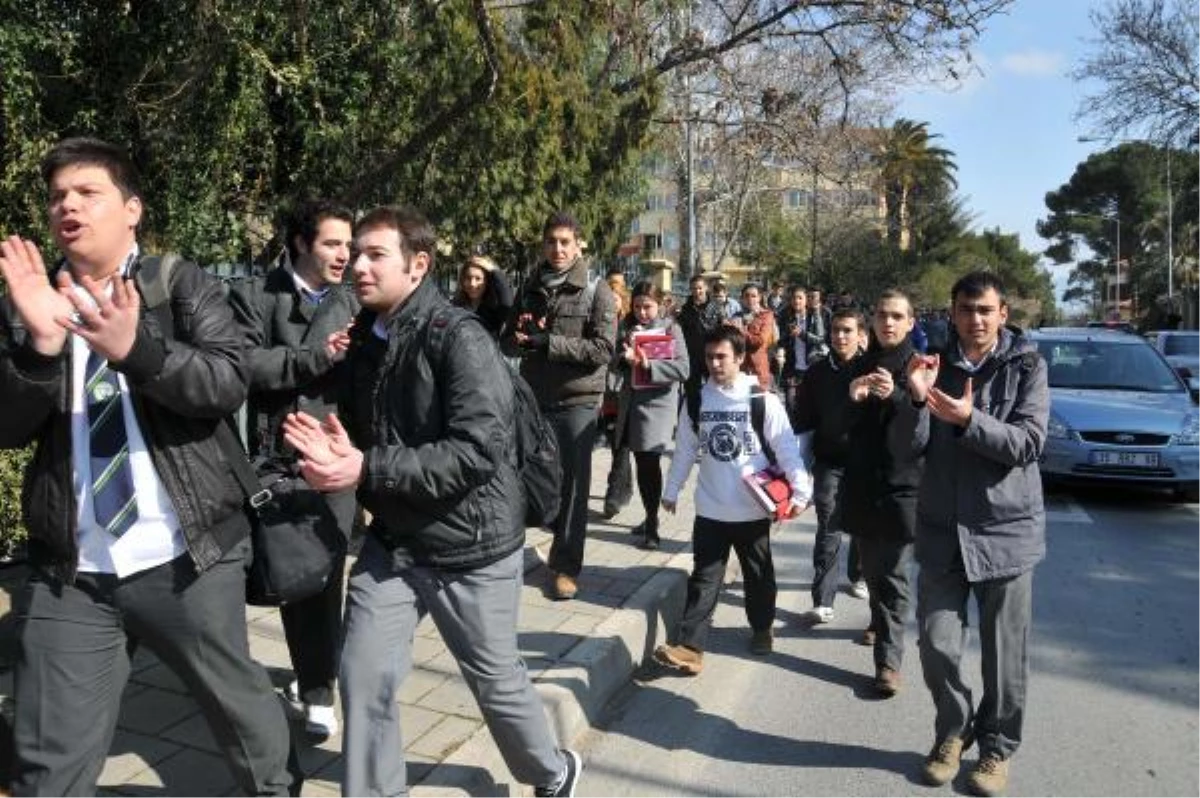 Fen Lisesi\'nin Taşındığı Suphi Koyuncuoğlu Lisesi de İsyan Etti