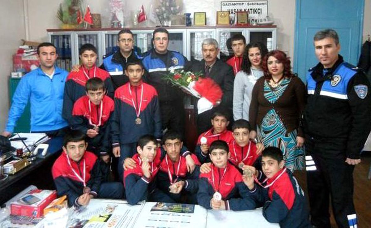 Gaziantep Polisi Başarılı Sporculara Destek Çıktı