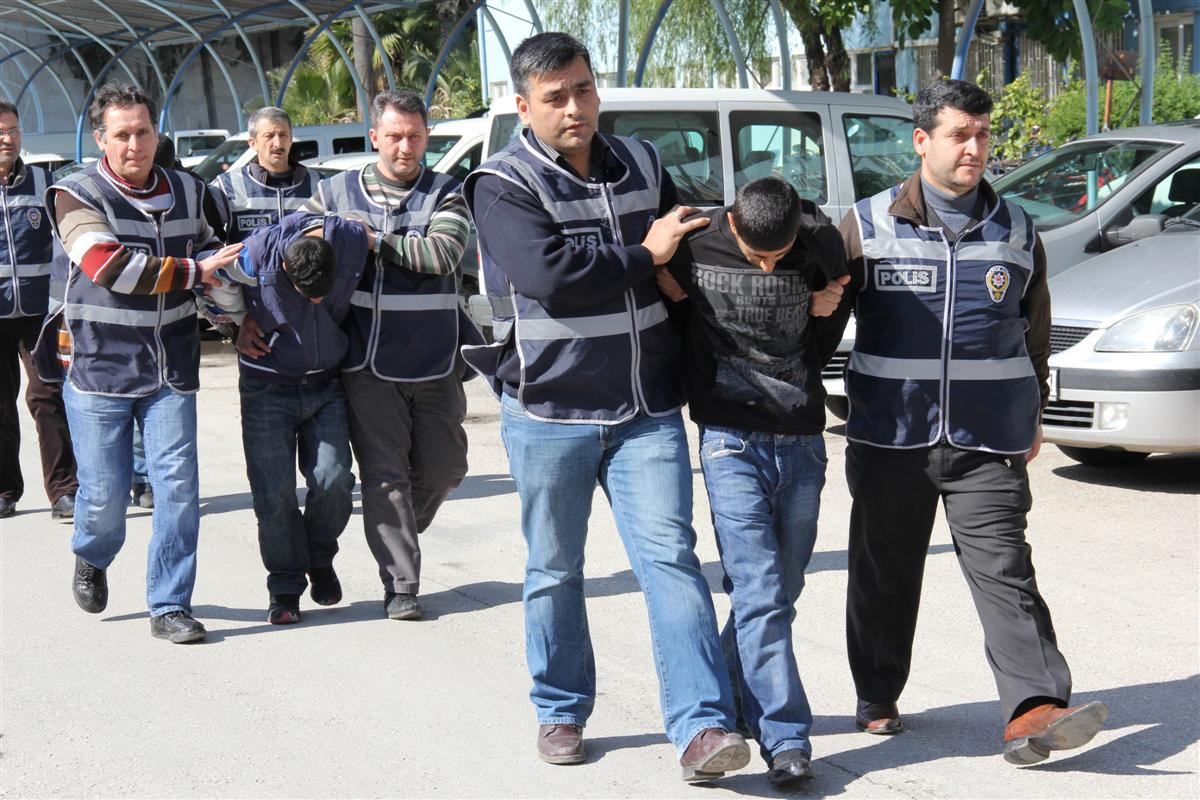 Hırsız Gardıropta Yakalandı