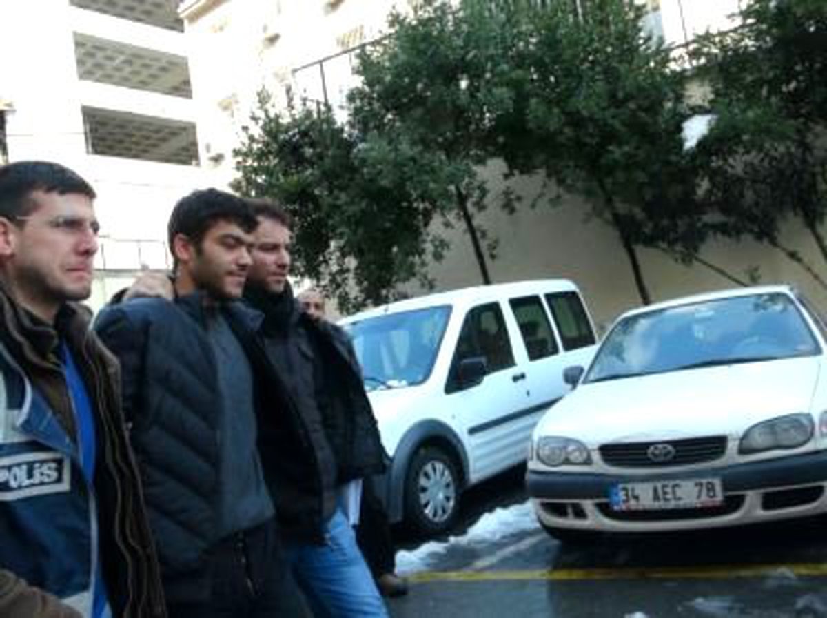 Kadir Çöpdemir\'i Soydular