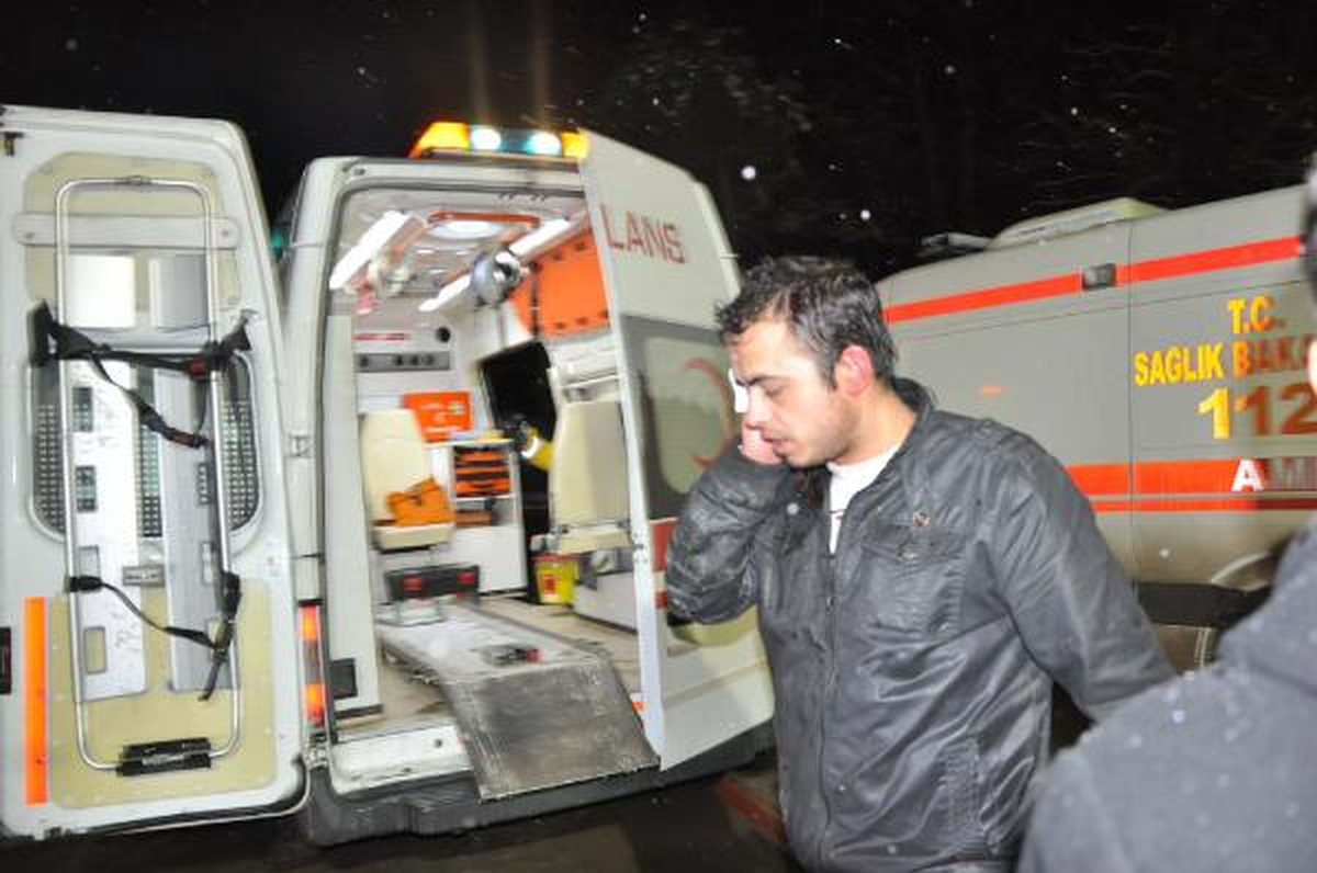 Kartopu Kavgasında 3 Kişi Yaralandı