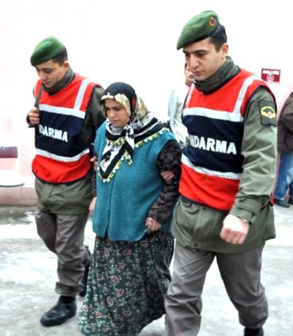 Öz Kızına Tecavüz Etti Doğan Bebeği...