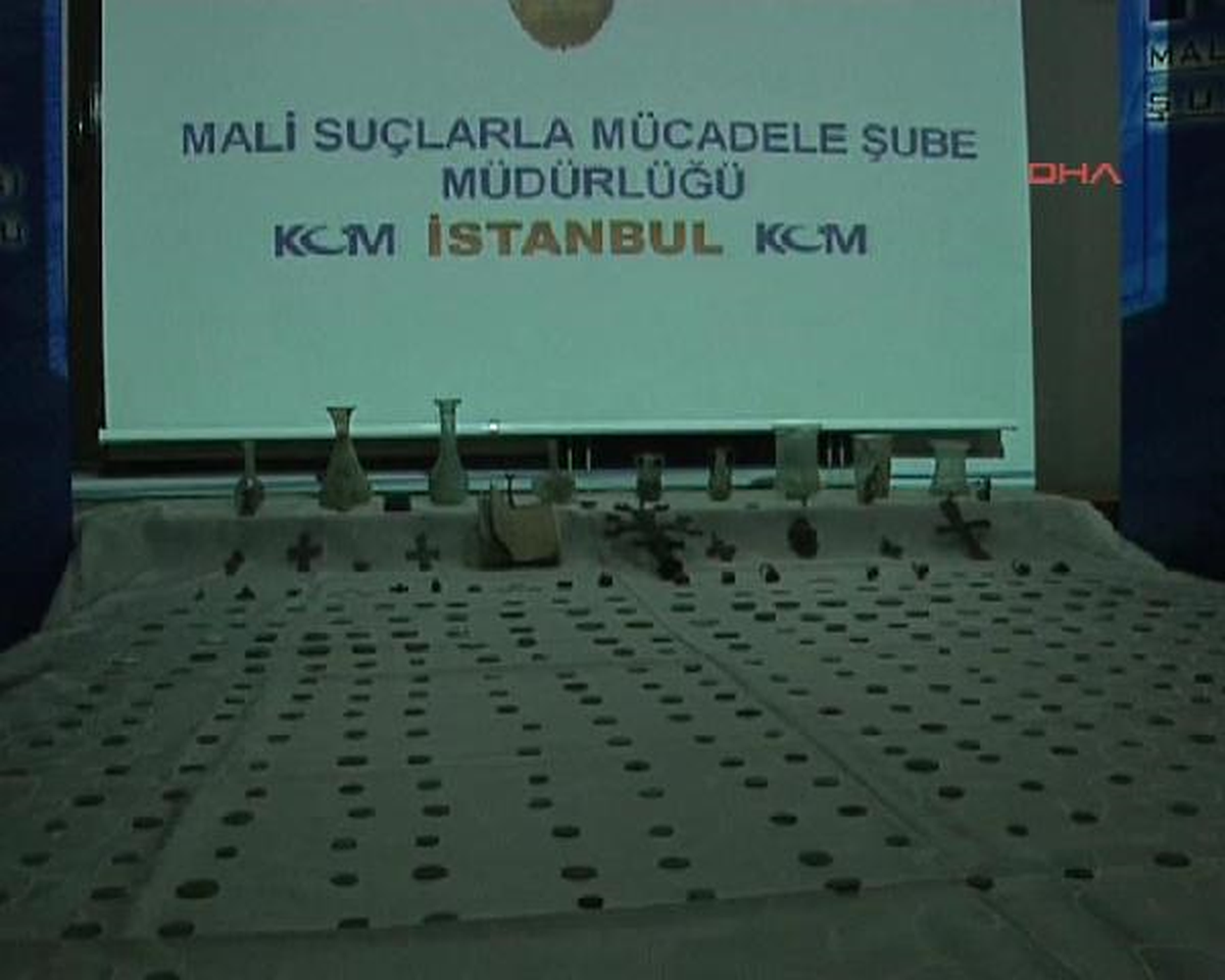 Tarihi Eser Kaçakçısına İstanbul Polisi Dur Dedi