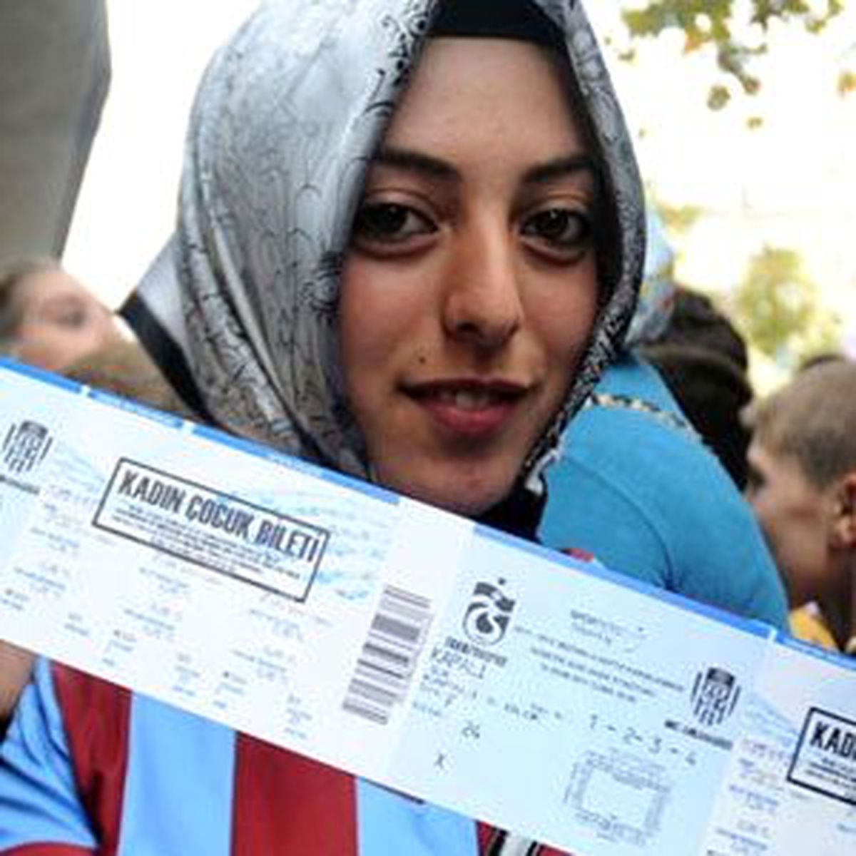 Trabzonsporlu Bayanlardan Maça Yoğun İlgi