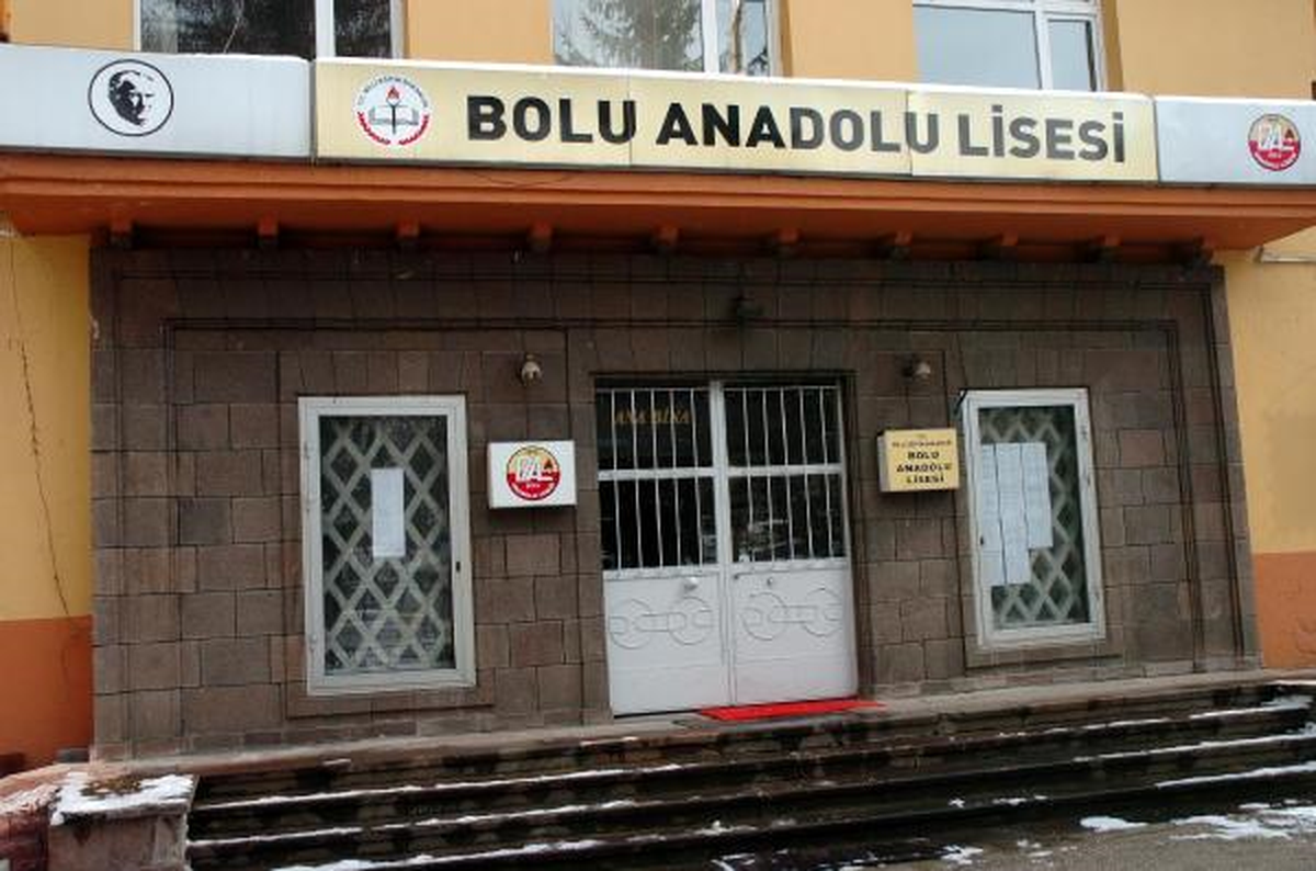 Verem Hastası Hizmetlinin Çalıştığı Lisede Hastalık Paniği
