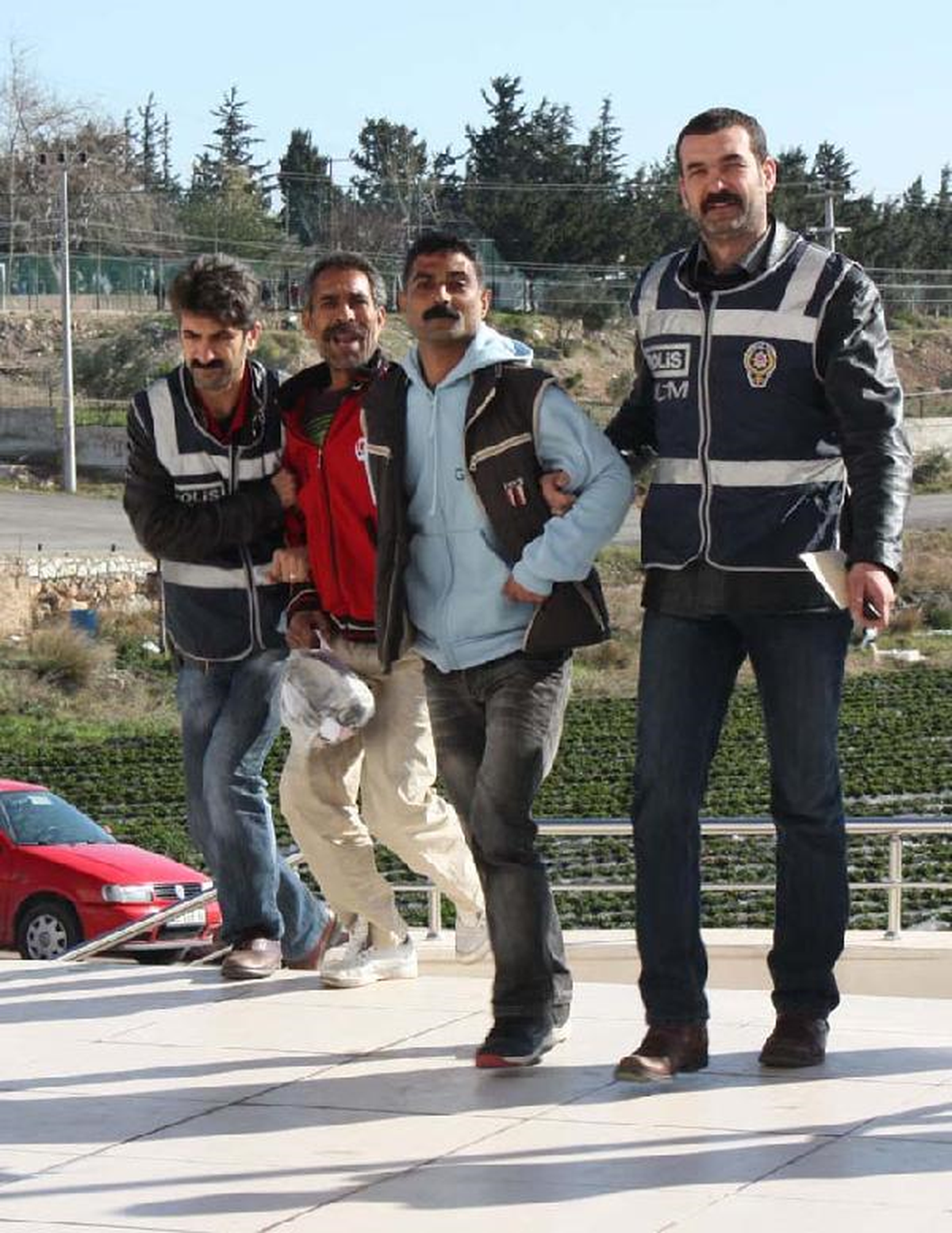 Ailenin 4 Ferdi Uyuşturucudan Tutuklandı