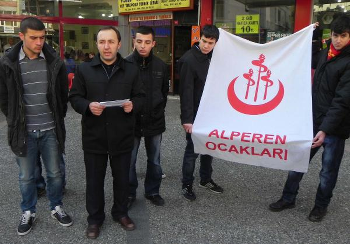 Alperenler\'den Sevgililer Günü Tepkisi