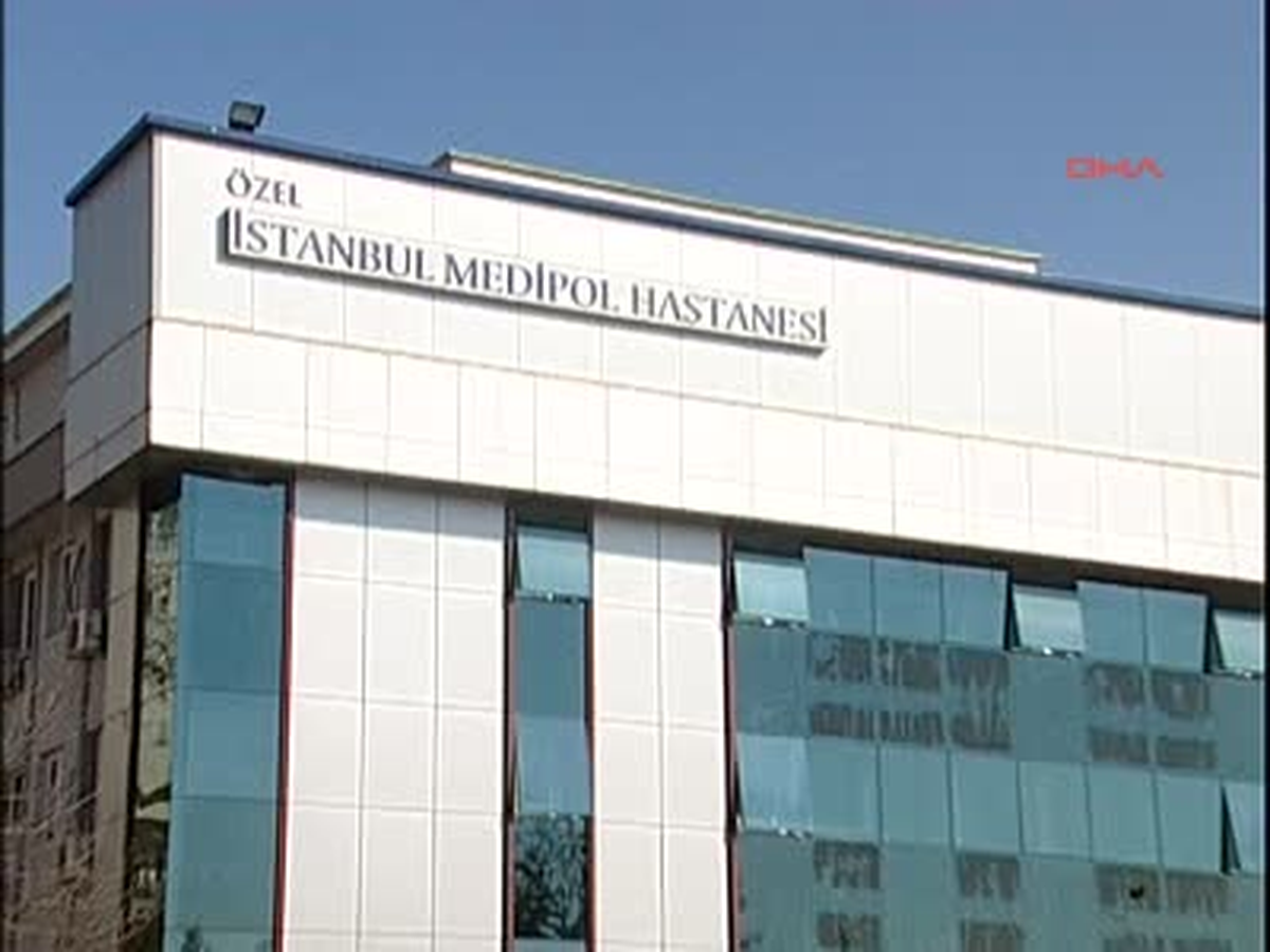 Başbakan Erdoğan\'ın İkinci Operasyonu Geçirdiği Hastaneden Görüntüler