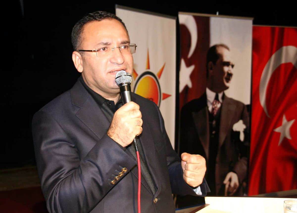 Bozdağ: "Bir Metre Az Yol Yapın, Ama Bir Garibin Gözünü Yaşlı Bırakmayın"