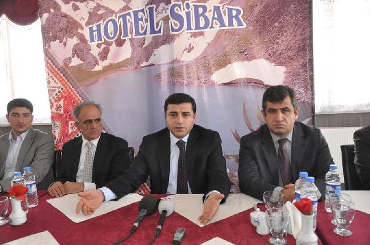 Demirtaş\'tan Flaş MİT İddiası!