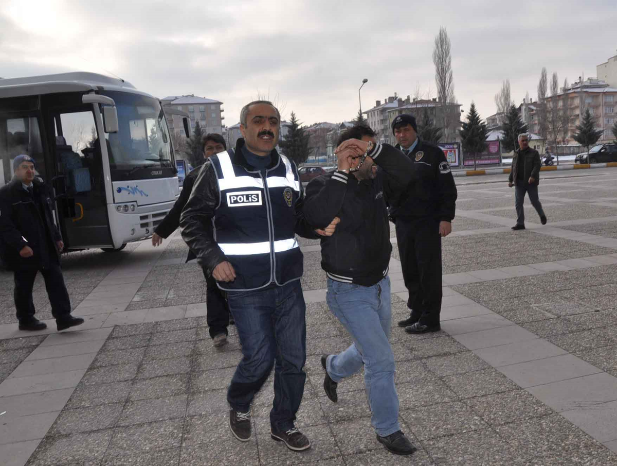 Dolandırıcılık Şebekesi Üyeleri Adliyede