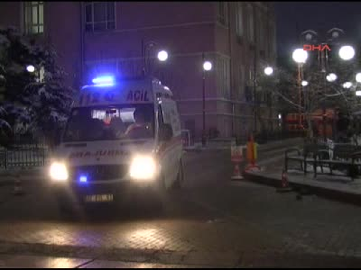 Erkek Arkadaşının İlişki Yaşadığı Kadına Sandalye ile Saldırdı