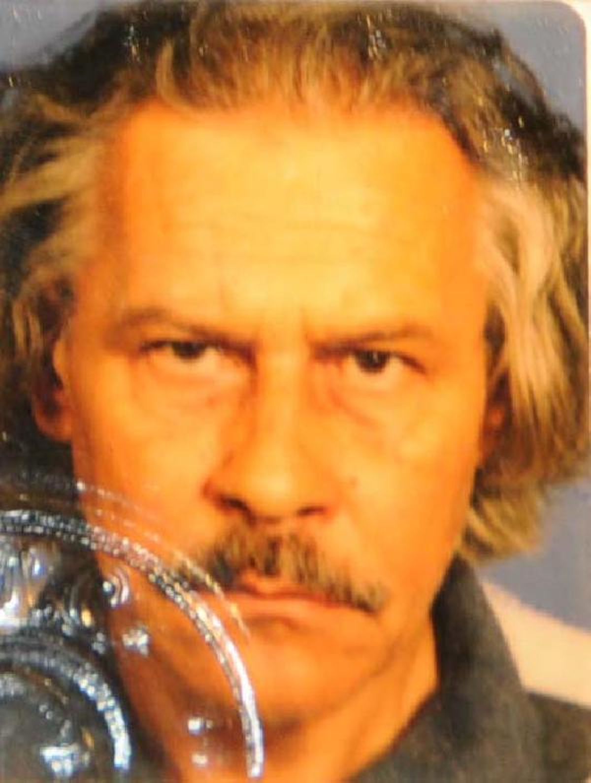 Evi Yanan Emekli Polisi Komşusu Kurtardı