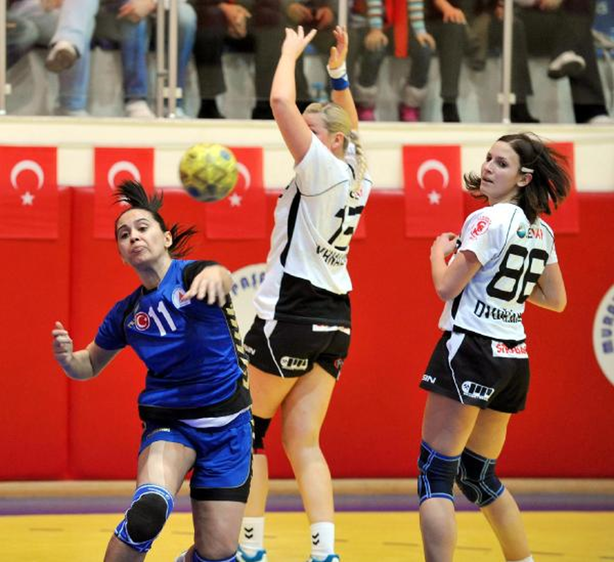 Muratpaşa Belediyespor - Vs Sokol Pisek: 37-29