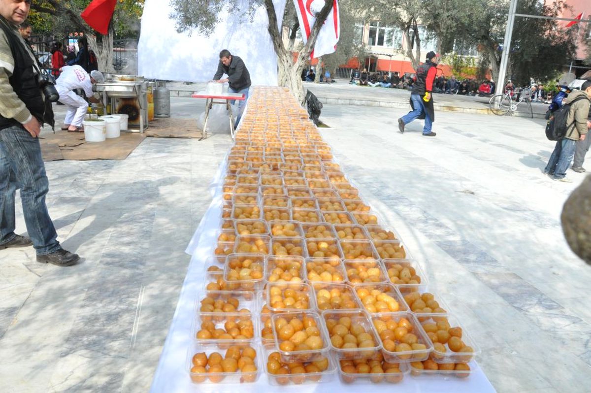 Nazilli\'de Merhum Denktaş İçin Lokma Hayrı Düzenlendi