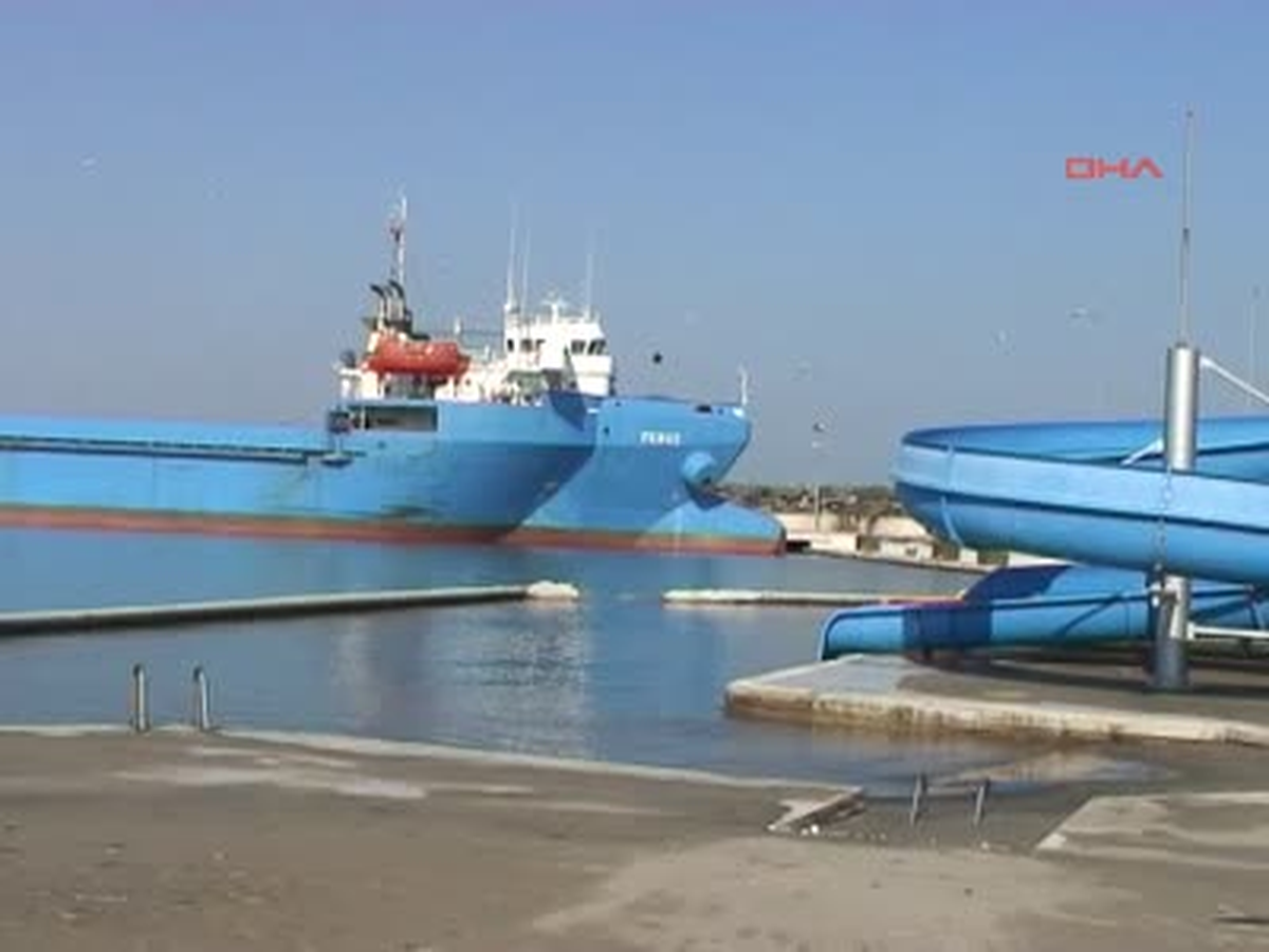 Plajdaki Geminin Kurtarılması İçin İstanbul\'dan Ekip Geldi