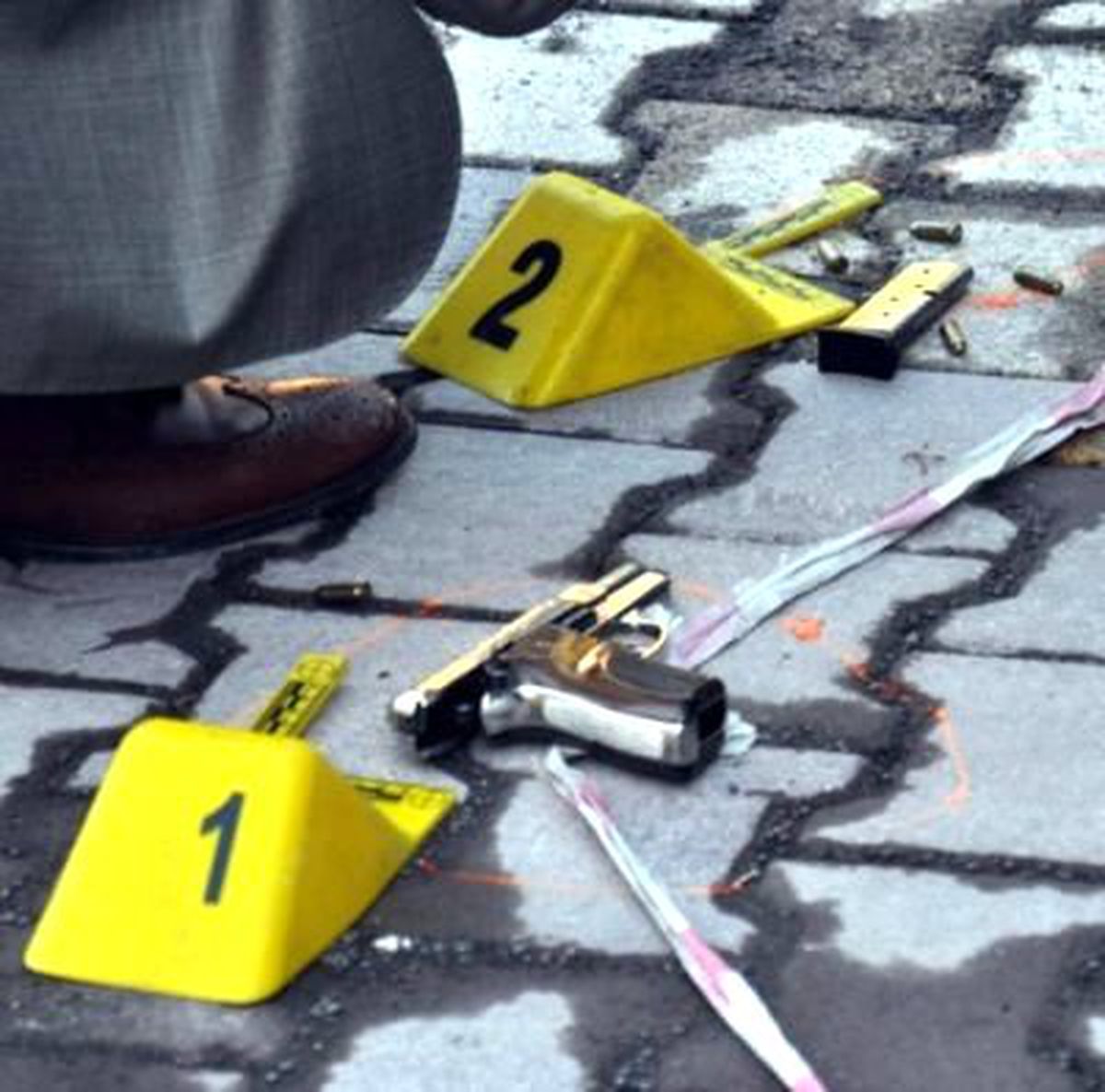 Silah Çektiği Polis Tarafından Vuruldu