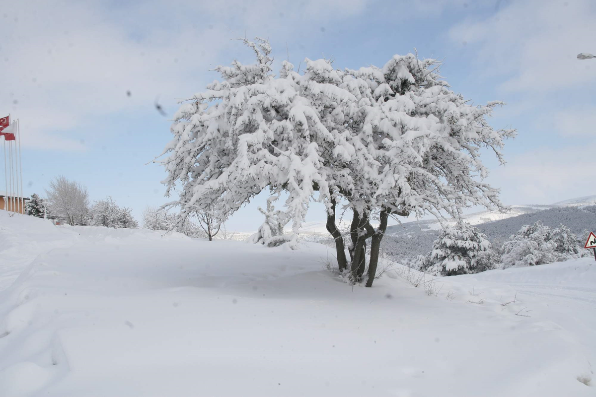 Yozgat\'ta Kar Kalınlığı 70 Santime Ulaştı