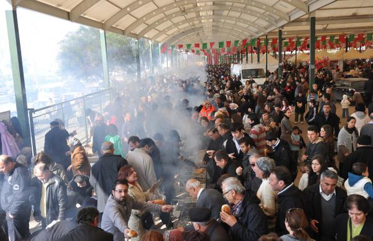 500 Metrelik Mangalda Hamsi Ziyafeti