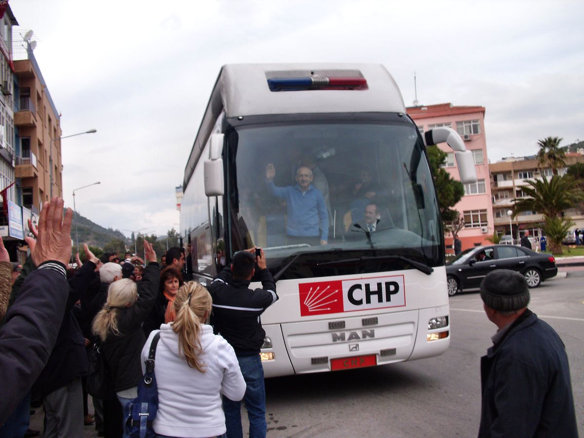 CHP Lideri Kılıçdaroğlu\'ndan Söke\'ye Sürpriz Ziyaret