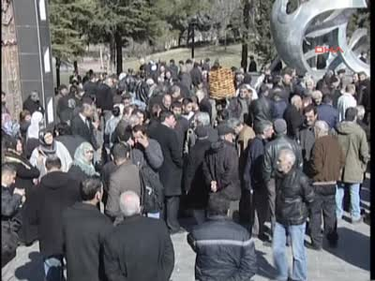 BDP\'li Vekil Ayna, "Bir Halkın Önderinin Özgürlüğünü İstemesi Suç Değildir"