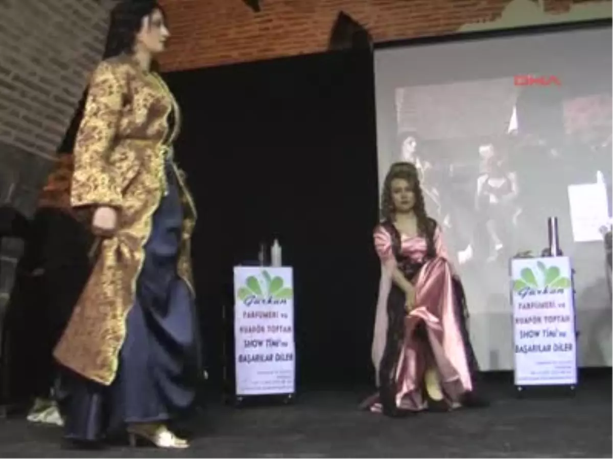 Eskişehirli Kuaförlerin \'Çocuk Yaşta Evliliğe Hayır\' Etkinliği