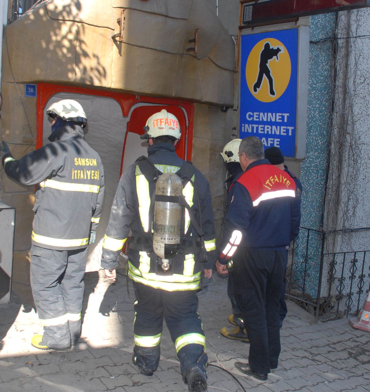 İnternet Kafede Yangın Korkuttu