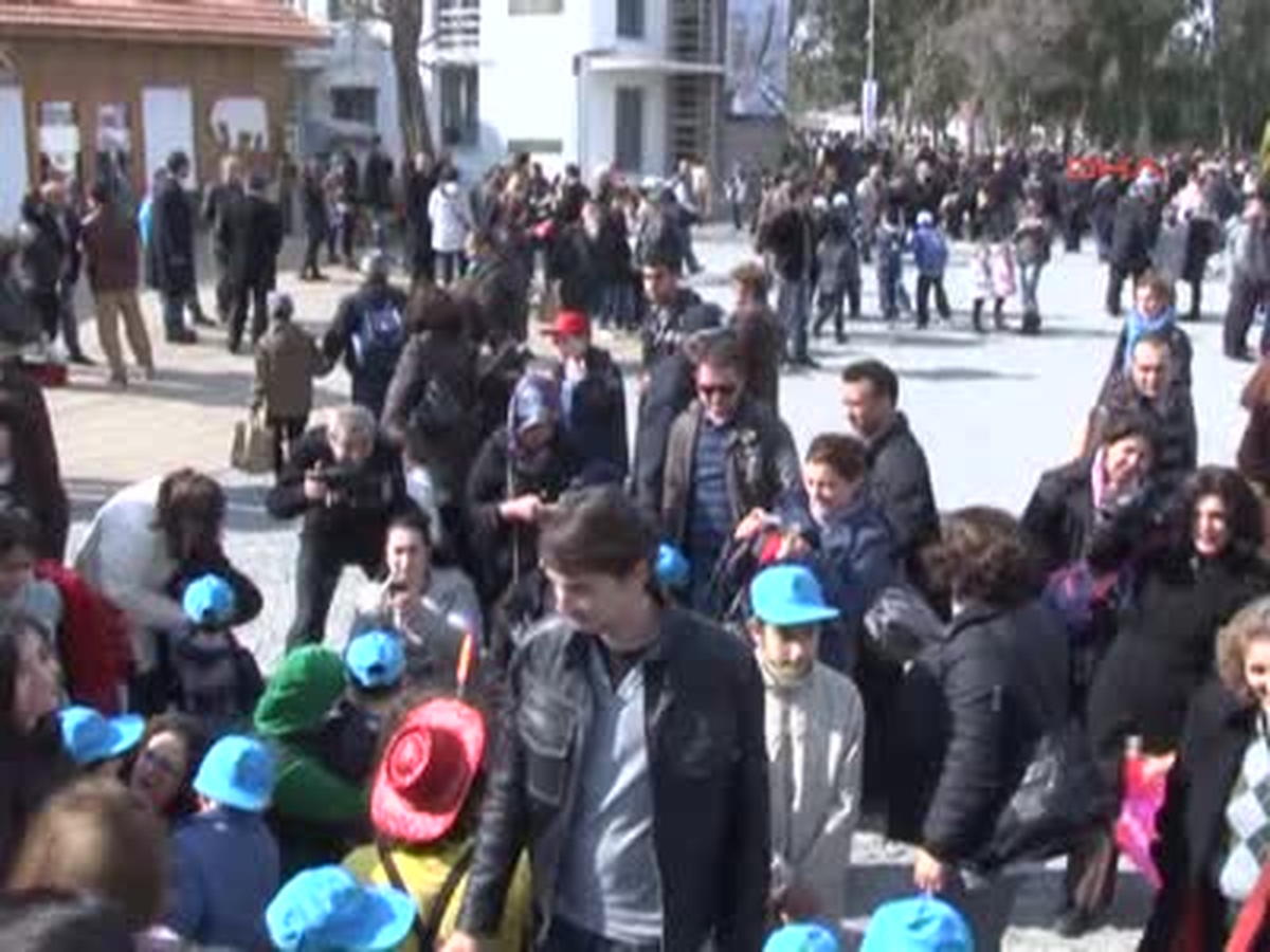 Fil İzmir\'in İlk Yaş Günü Kutlandı