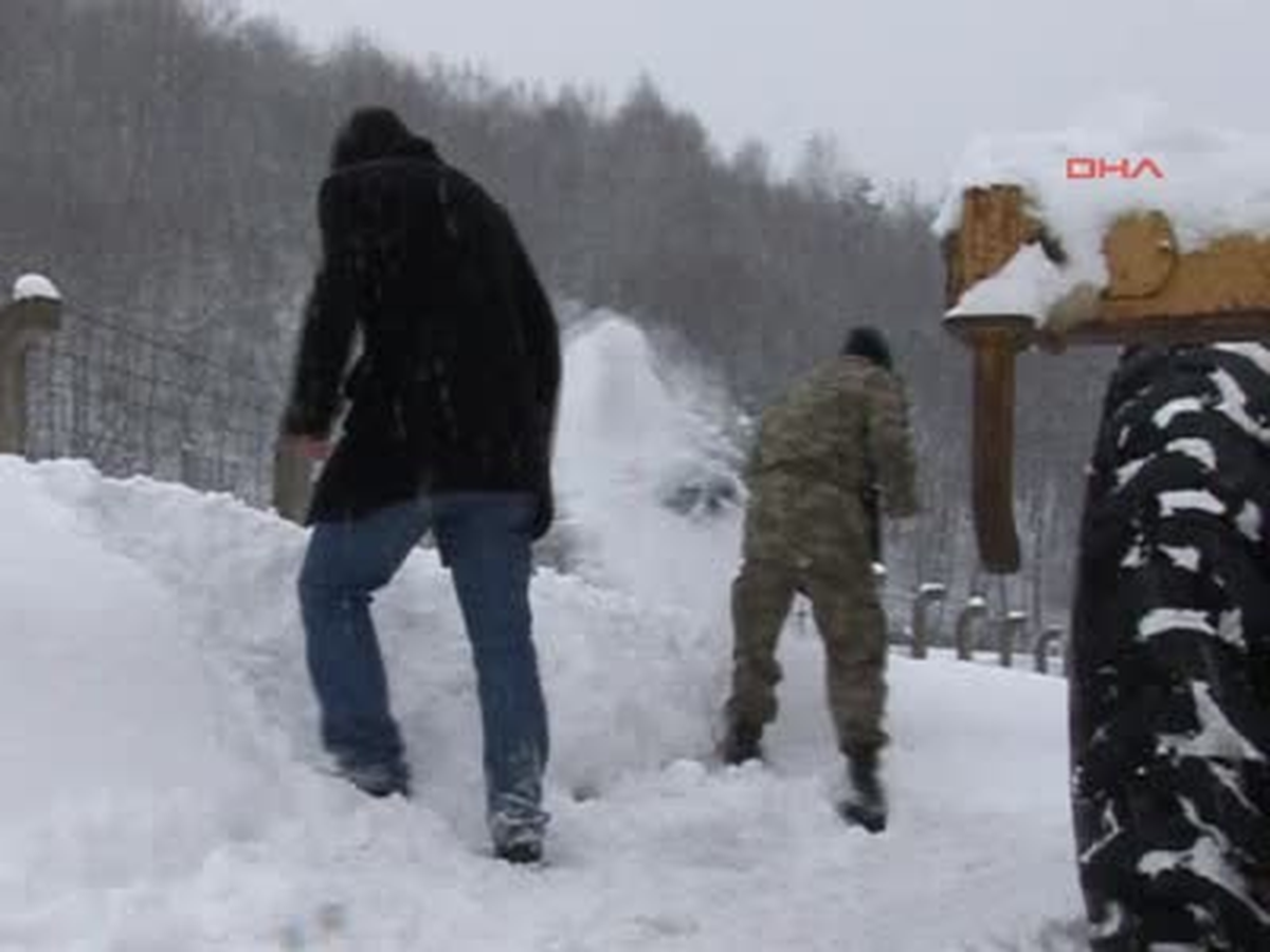 Kosova\'da Çığ Altından Toplam 9 Ceset Çıkarıldı