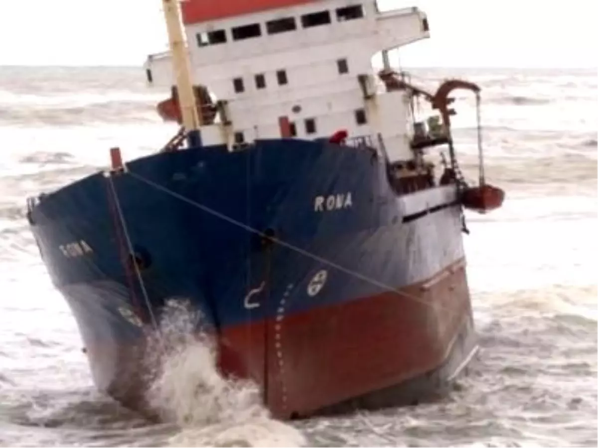 Makine Dairesi Su Alan Kuru Yük Gemisi Batma Tehlikesi Geçirdi