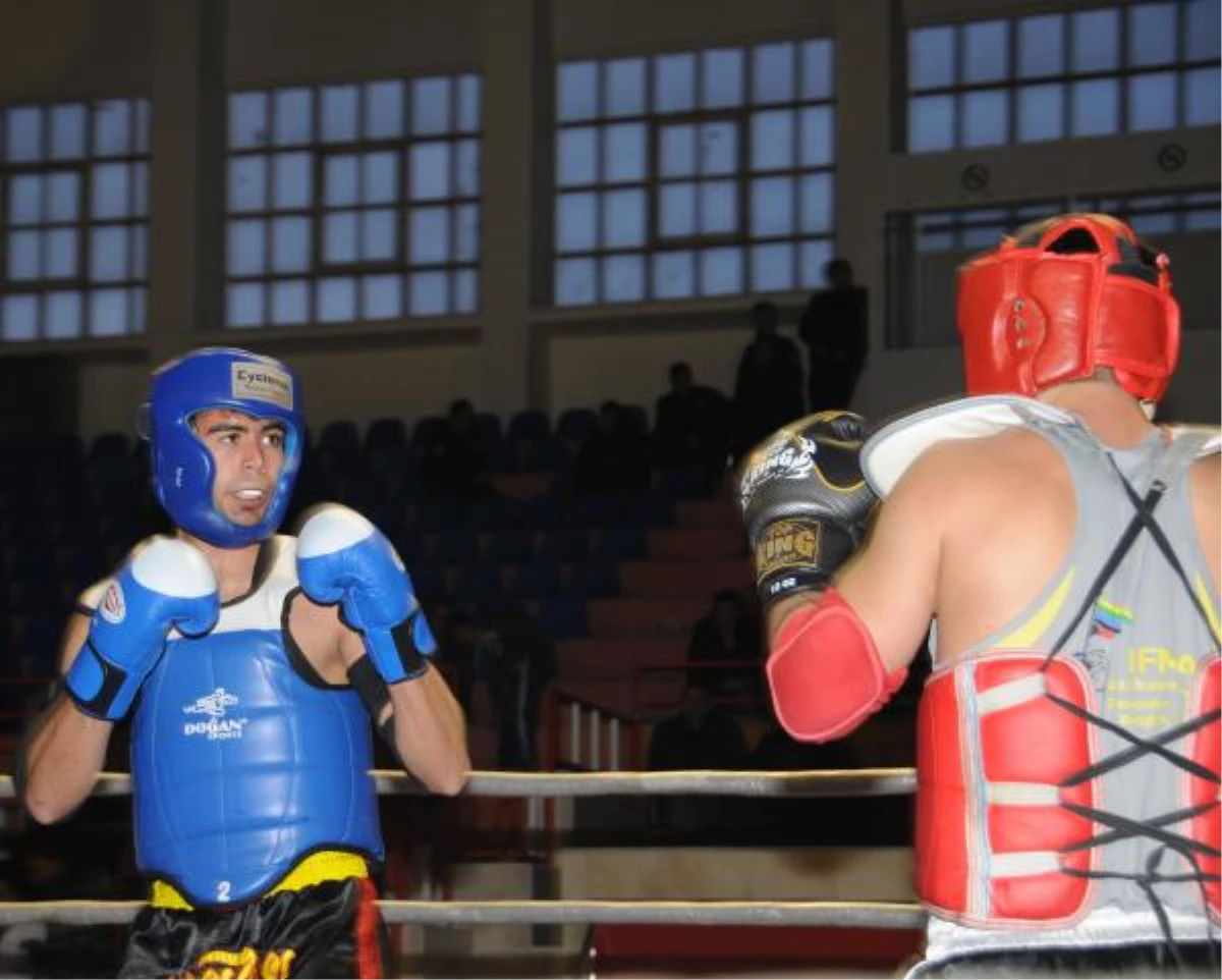 Muay Thai İç Anadolu Şampiyonası Nevşehir\'de Devam Ediyor