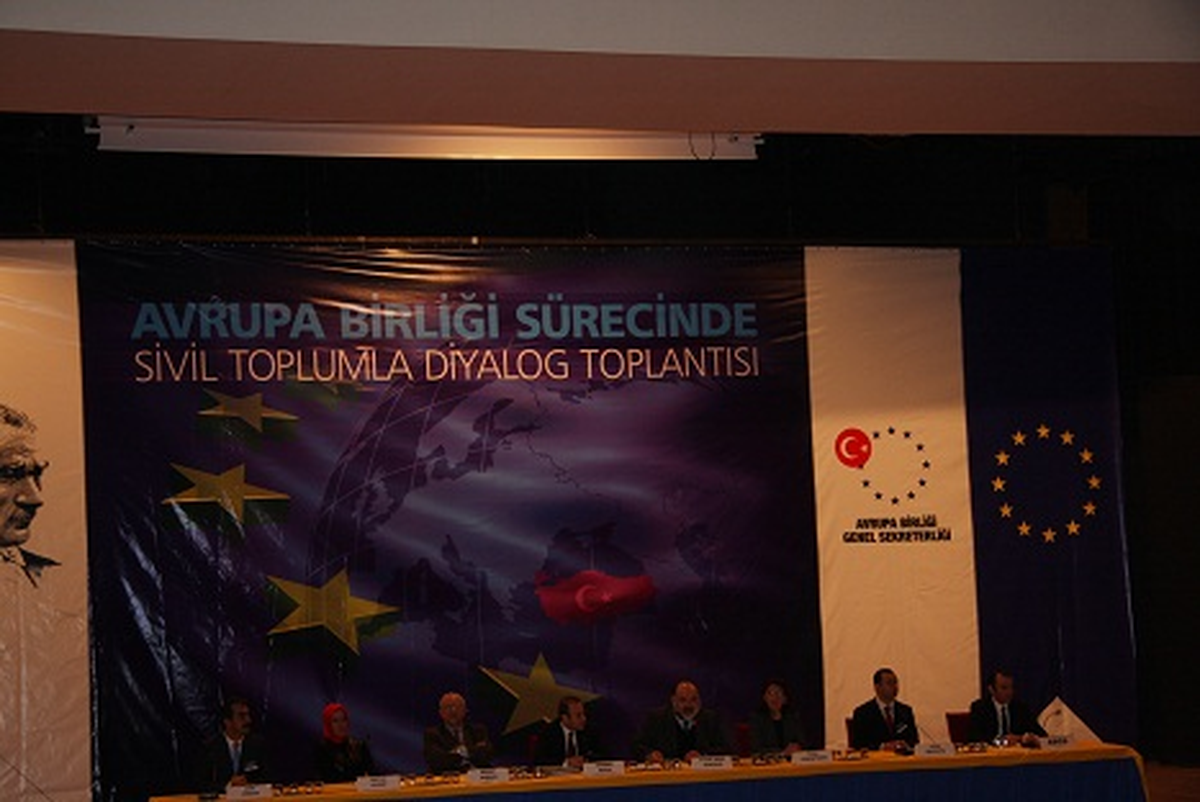 Sivil Toplumla Diyalog Toplantıları Devam Ediyor