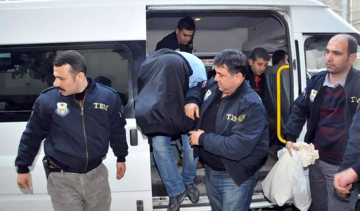 \'Siyasi Casusluk\' Soruşturmasına 5 Tutuklama