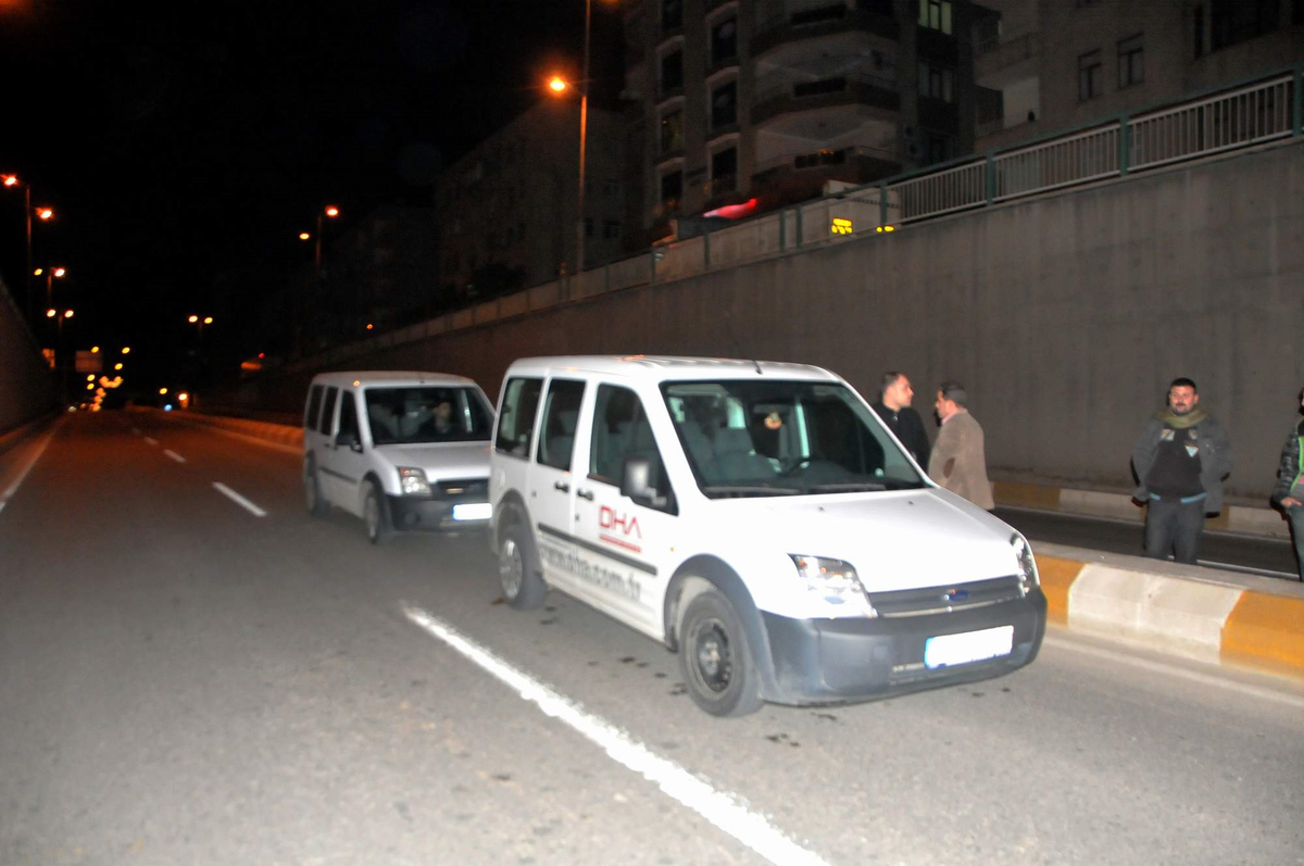 Şüpheli Paket Fünye ile Patlatıldı
