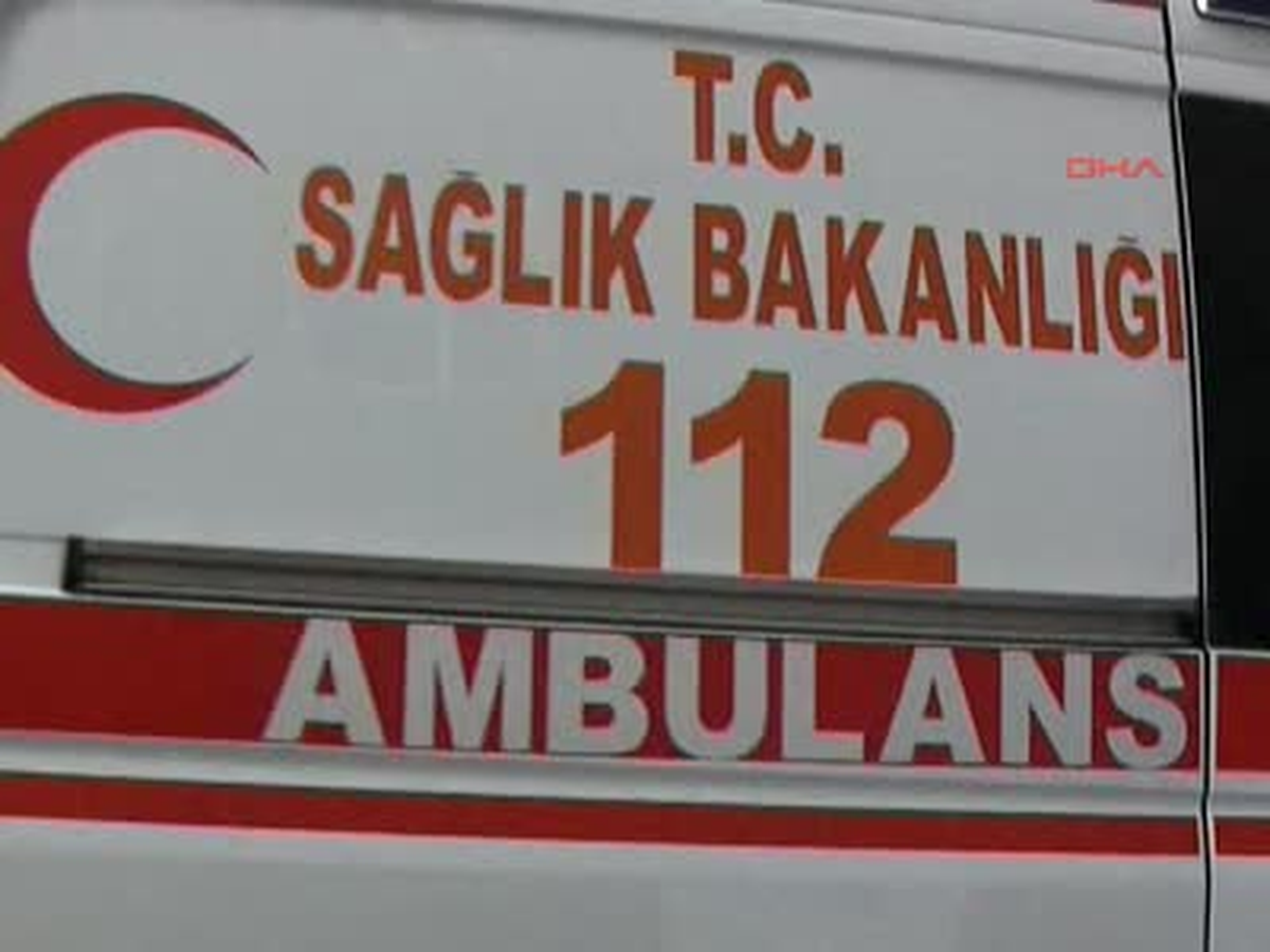 8 Yaşındaki Çocuk, Arkadaşlarına Bakarken 2\'nci Katın Balkonundan Düştü